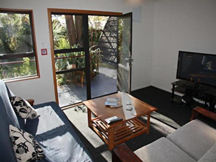 Haka Lodge Christchurch Exterior photo